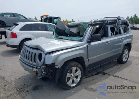 2016 Jeep Patriot Latitude z USA, uszkodzony, nr VIN 1C4NJPFA5GD620020